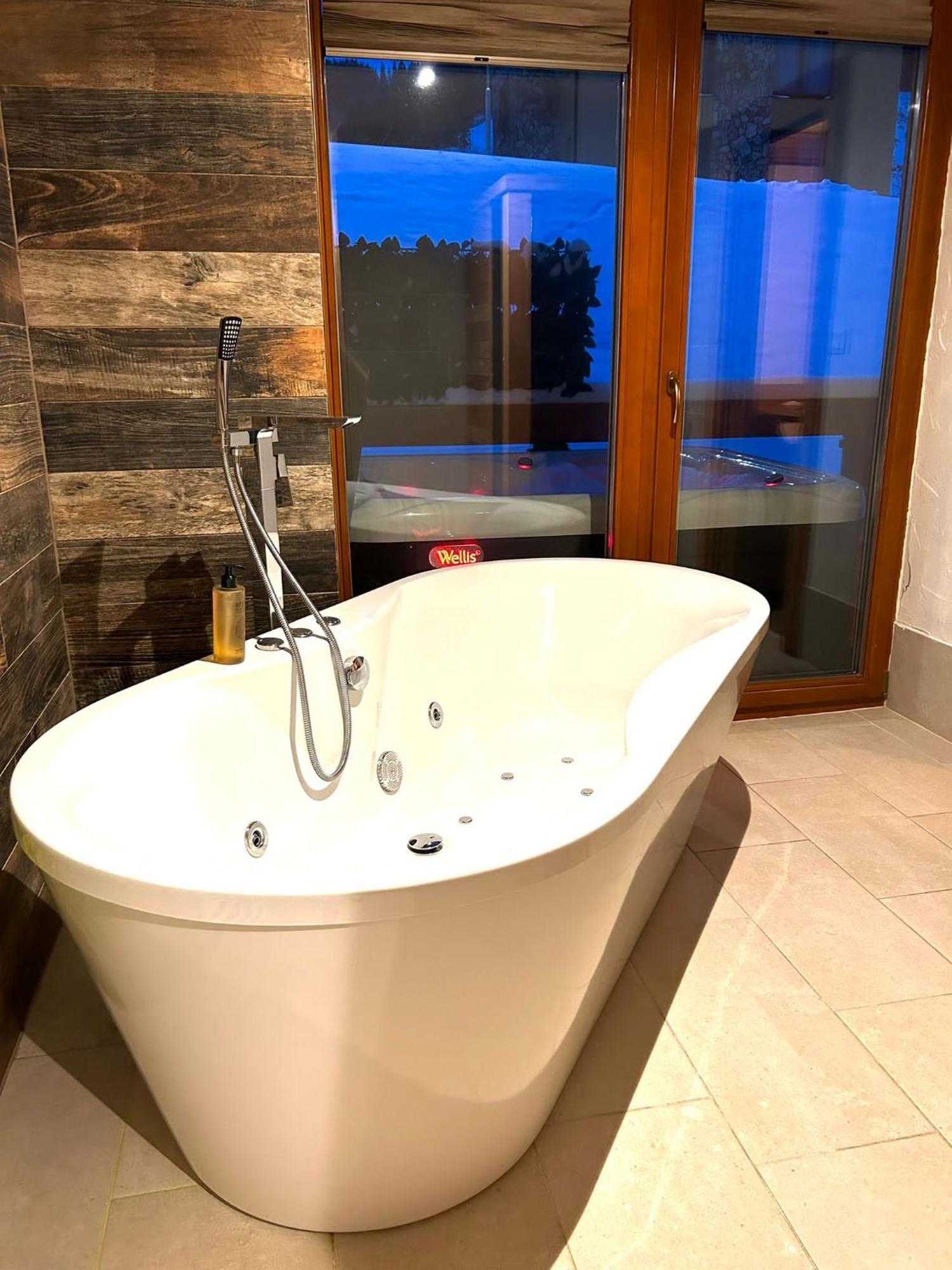 Chalet Jasna Wellness Apartment Maxim Jacuzzi & Sauna Demänovská Dolina Exterior foto